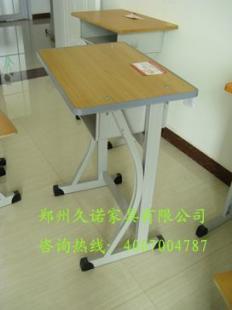 一站式采購指南 從供應(yīng)到定做，解析學(xué)生與培訓(xùn)班課桌椅的專業(yè)選擇